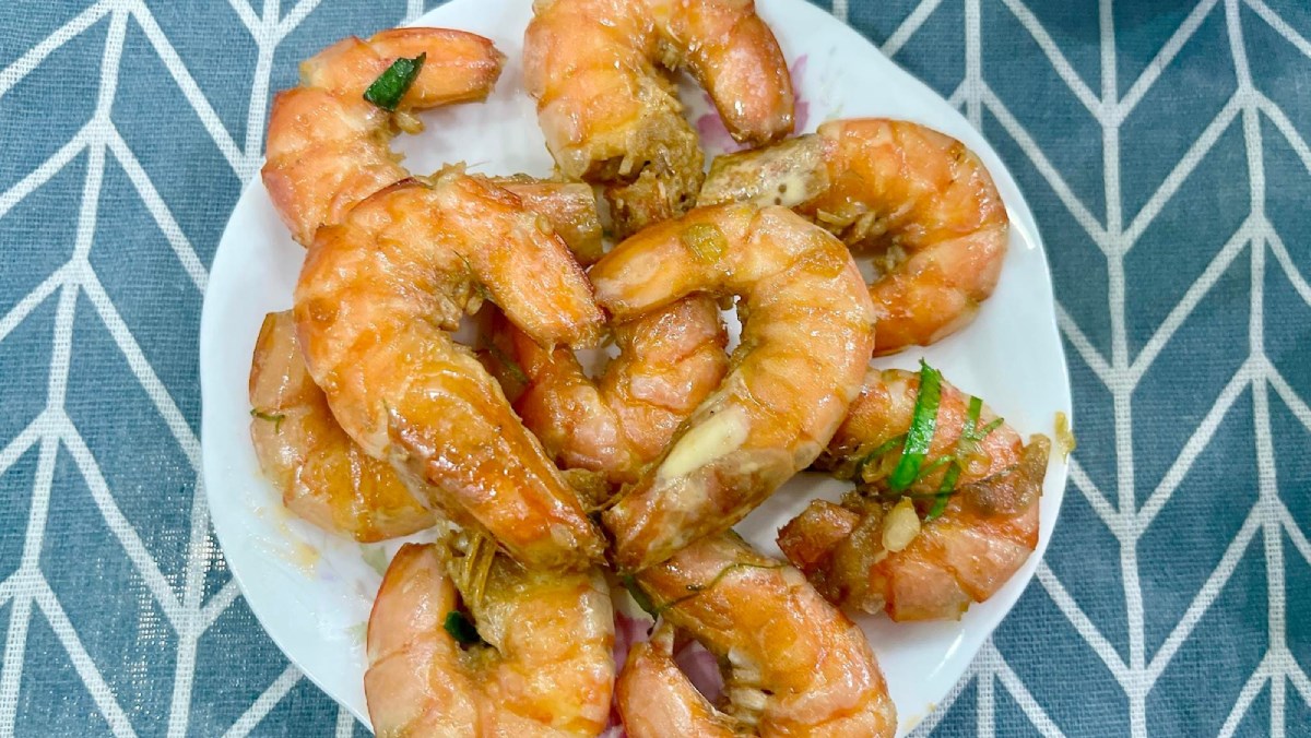 Cách làm tôm rang lá chanh ngon khó cưỡng, đơn giản tại nhà