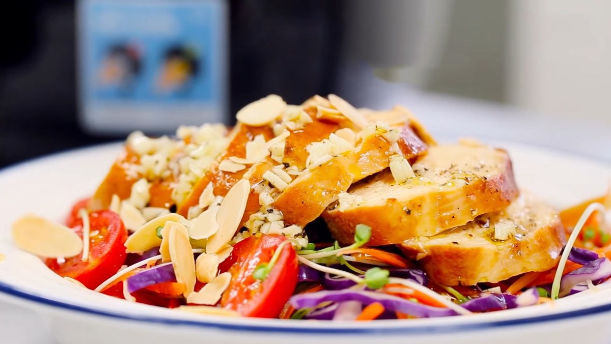 2 Cách Làm Salad Ức Gà Thơm Ngon, Đơn Giản, Đậm Đà Dinh Dưỡng Tại Nhà