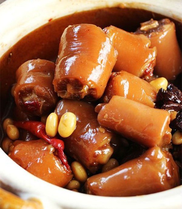 Cách làm canh đuôi heo hầm hạt sen bổ dưỡng