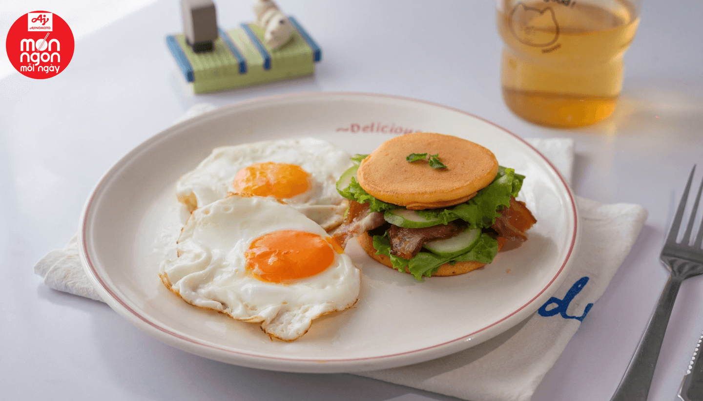 Cách làm pancake trứng và bacon ngon đơn giản tại nhà