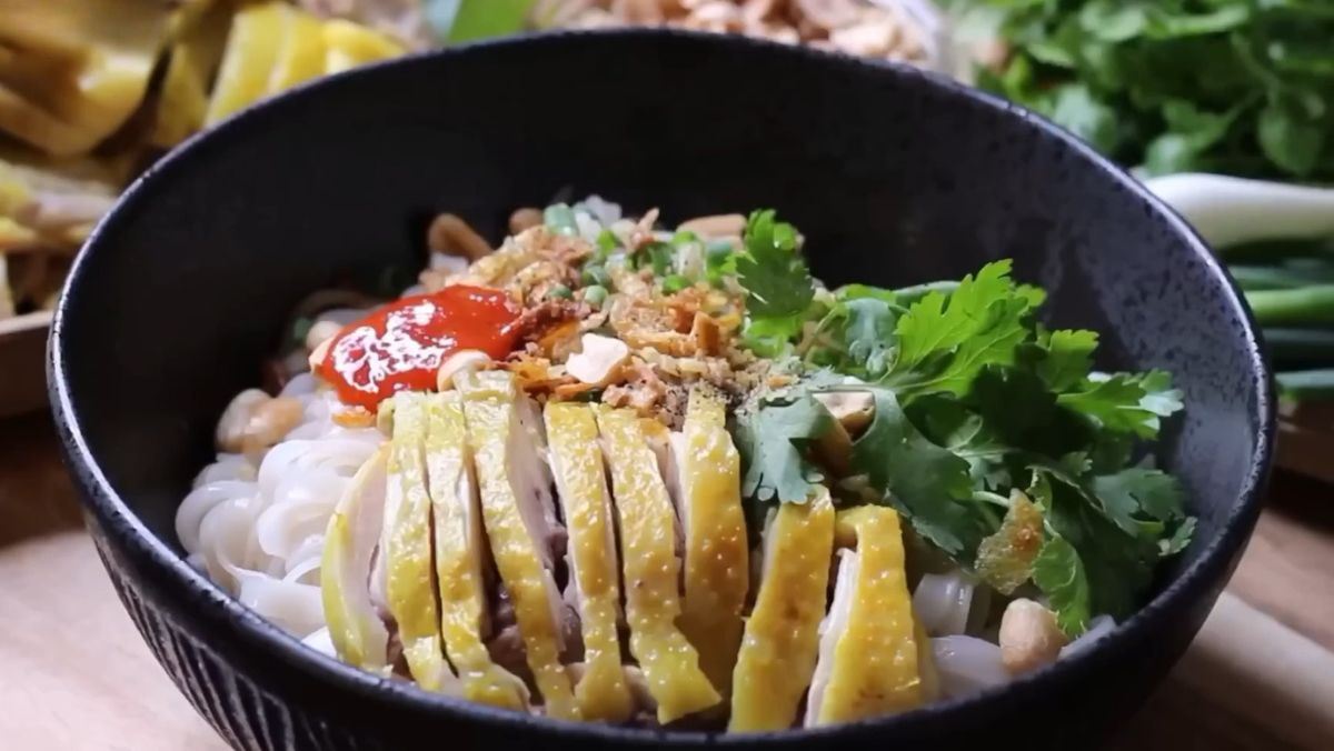 Cách làm phở gà trộn xì dầu Hà Nội chuẩn vị – Công thức đơn giản tại nhà