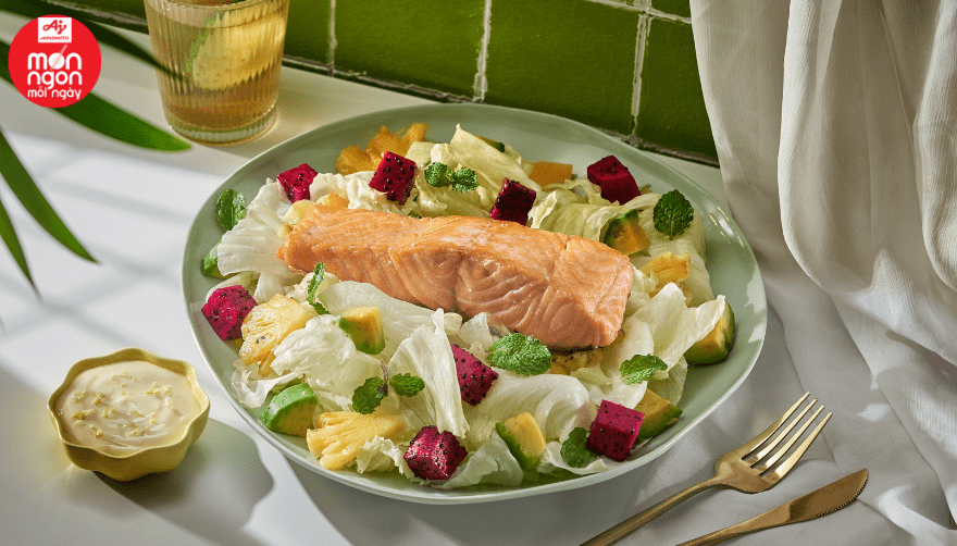 Cách làm salad cá hồi trái cây nhiệt đới thanh mát, dinh dưỡng
