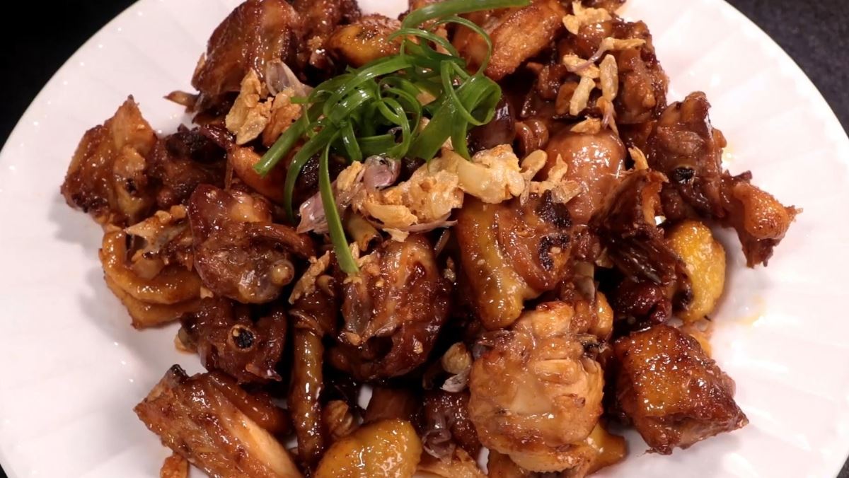 Cách Làm Thịt Gà Rang Mắm Tỏi Giòn Thơm, Đậm Đà Khó Cưỡng