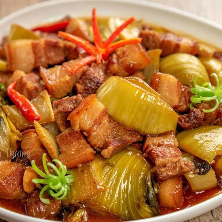 Cách làm thịt lợn kho dưa cải chua ngon