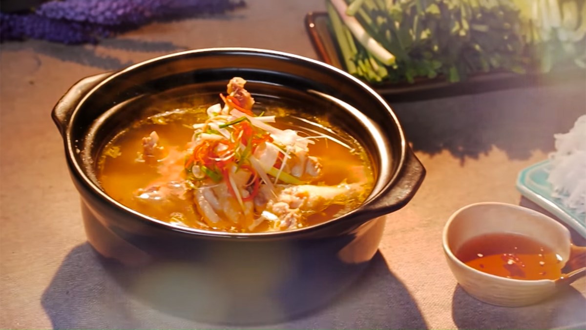 Cách nấu lẩu gà bỗng rượu chua thanh, lạ miệng cho cả nhà