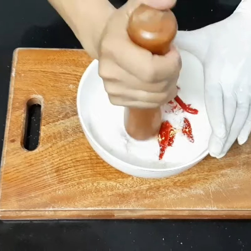 Chuẩn bị tỏi ớt và pha gia vị cơ bản