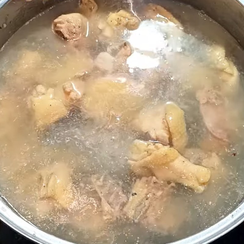 Bước 4 Hầm canh gà với rau củ (lần 1) Canh gà rau củ