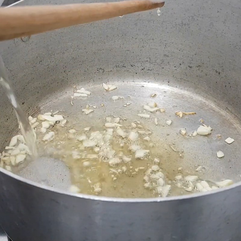 Hầm gà với măng tươi