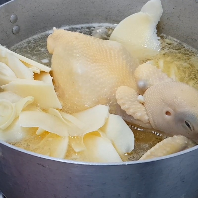 Thêm măng tươi