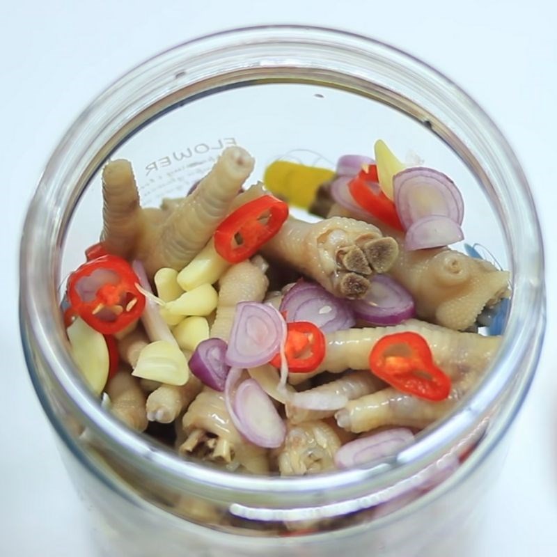 Ngâm chân gà ngâm mắm