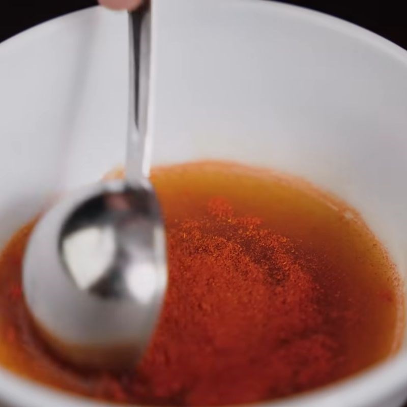 Bước 4 Pha nước sốt rim gà đậm đà má đùi gà chiên
