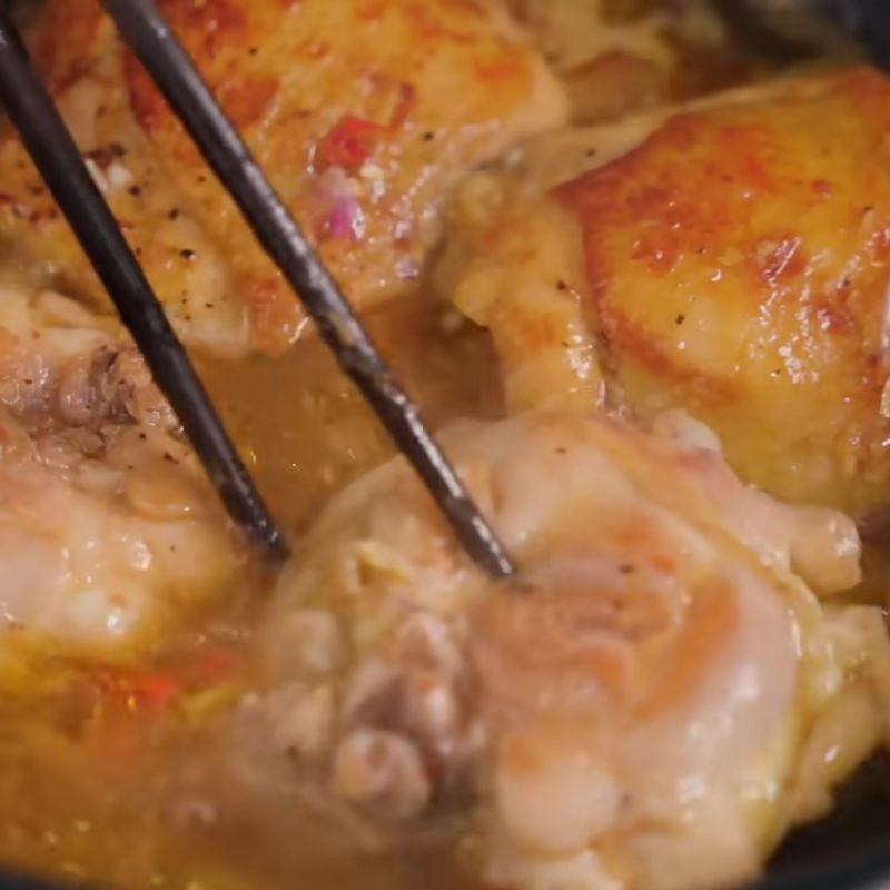 Bước 5 Rim má đùi gà nước mắm má đùi gà chiên