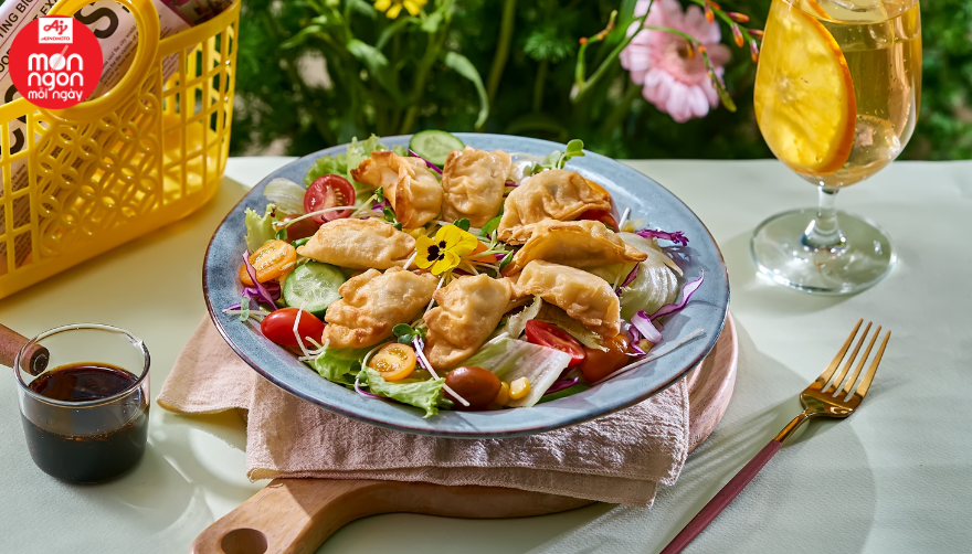 Salad Gyoza: Công thức món ăn hỗ trợ mắt khỏe mạnh