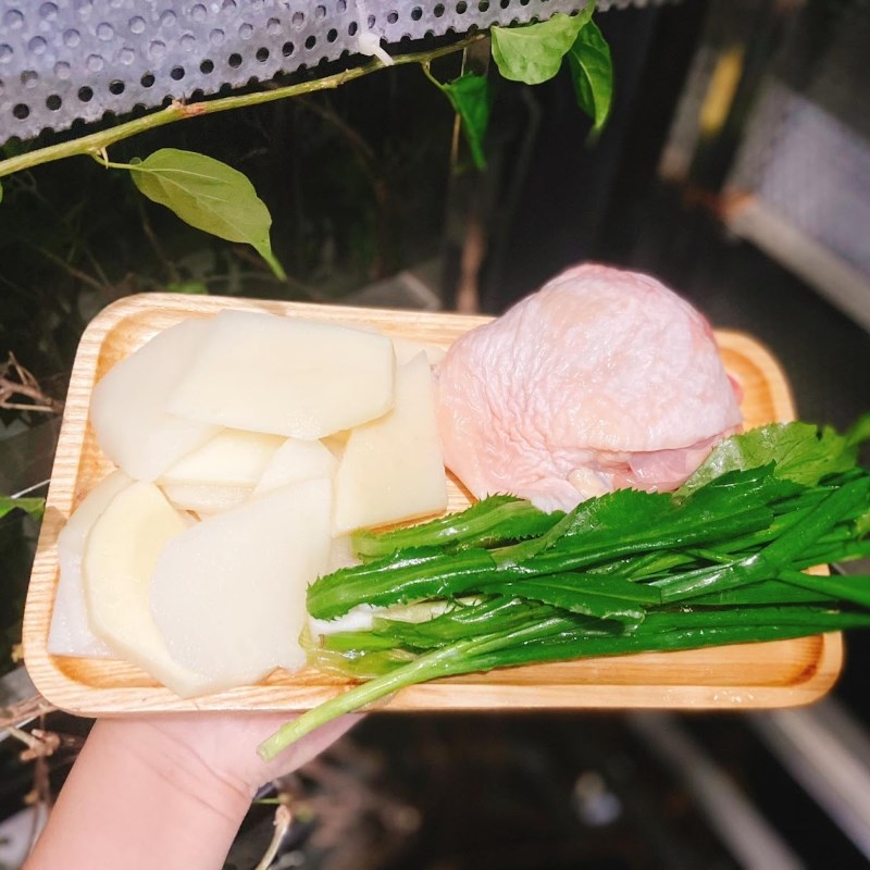 Sơ chế thịt gà cắt khúc