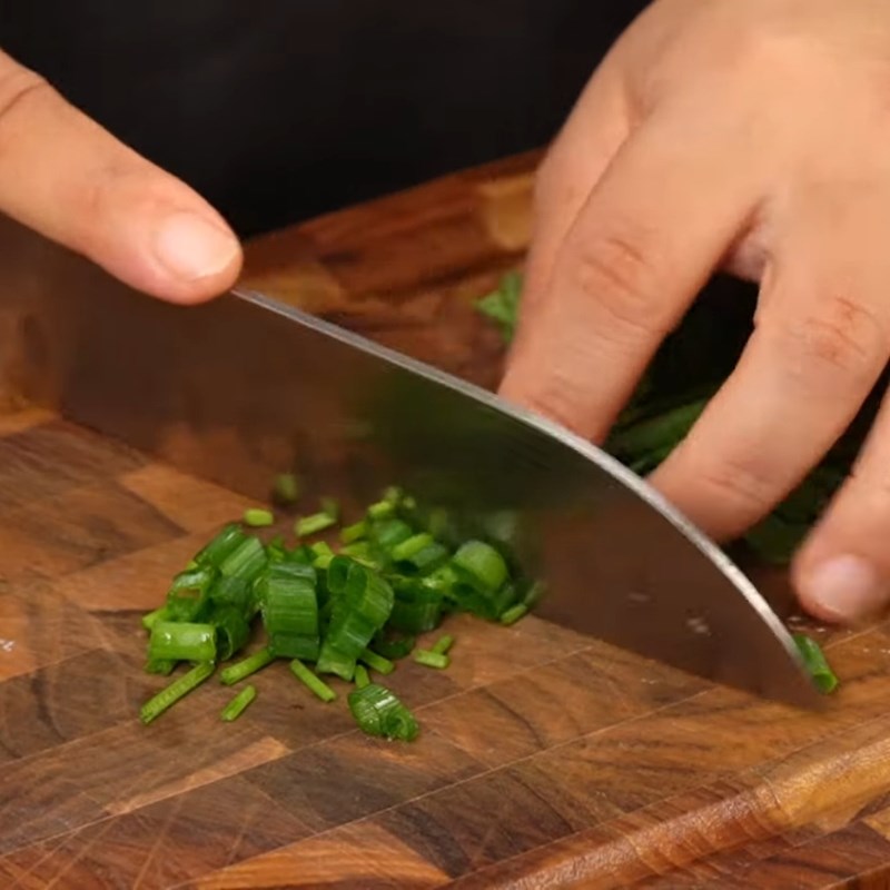 Bước 2 Sơ chế các nguyên liệu khác Gà hầm hạt sen táo đỏ kỷ tử