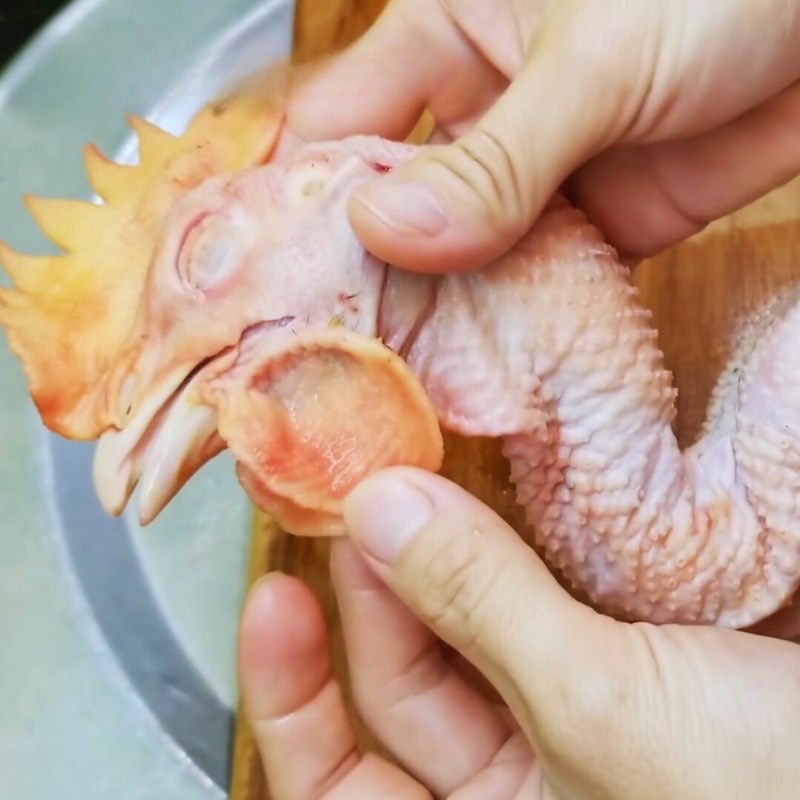 Sơ chế gà cúng sạch sẽ