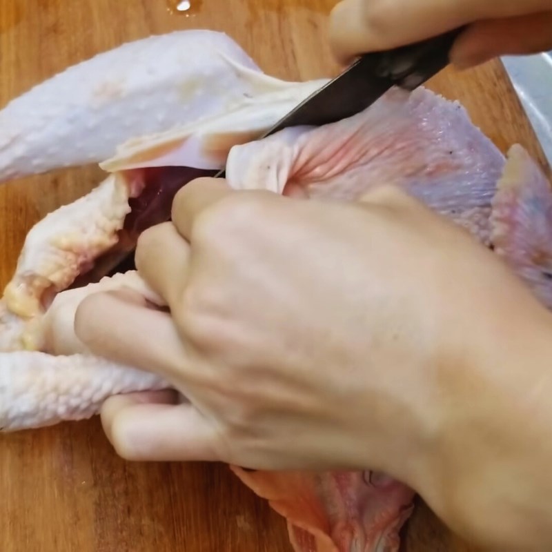 Sơ chế gà cúng sạch sẽ