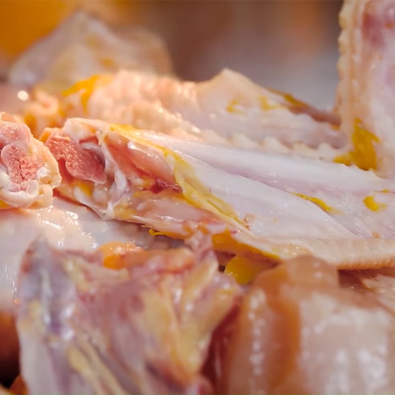 Sơ chế thịt g&agrave; 2