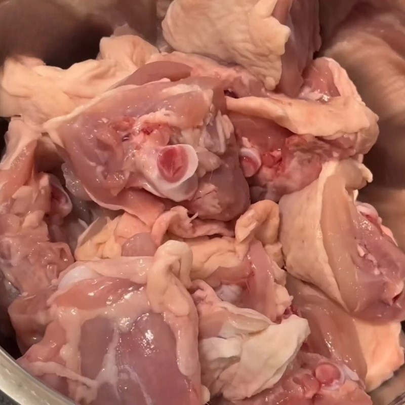 Sơ chế thịt gà và các nguyên liệu