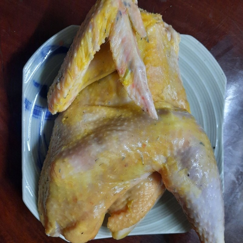 Sơ chế và xé thịt gà