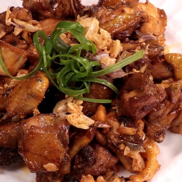 Gà rang mắm tỏi siêu đưa cơm