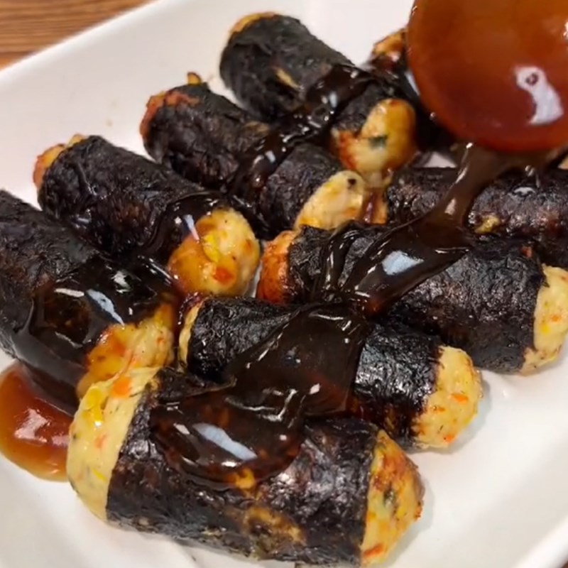 Món gà cuộn rong biển hấp dẫn