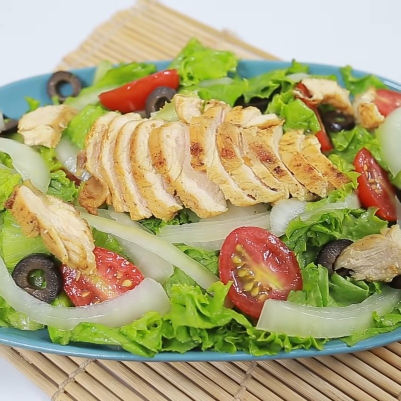 Bước 6 Thành phẩm Salad gà nướng xà lách cà chua
