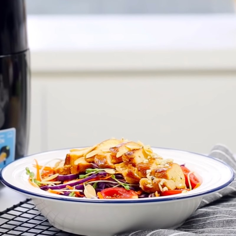 Bước 6 Thành phẩm Salad gà nướng rau mầm