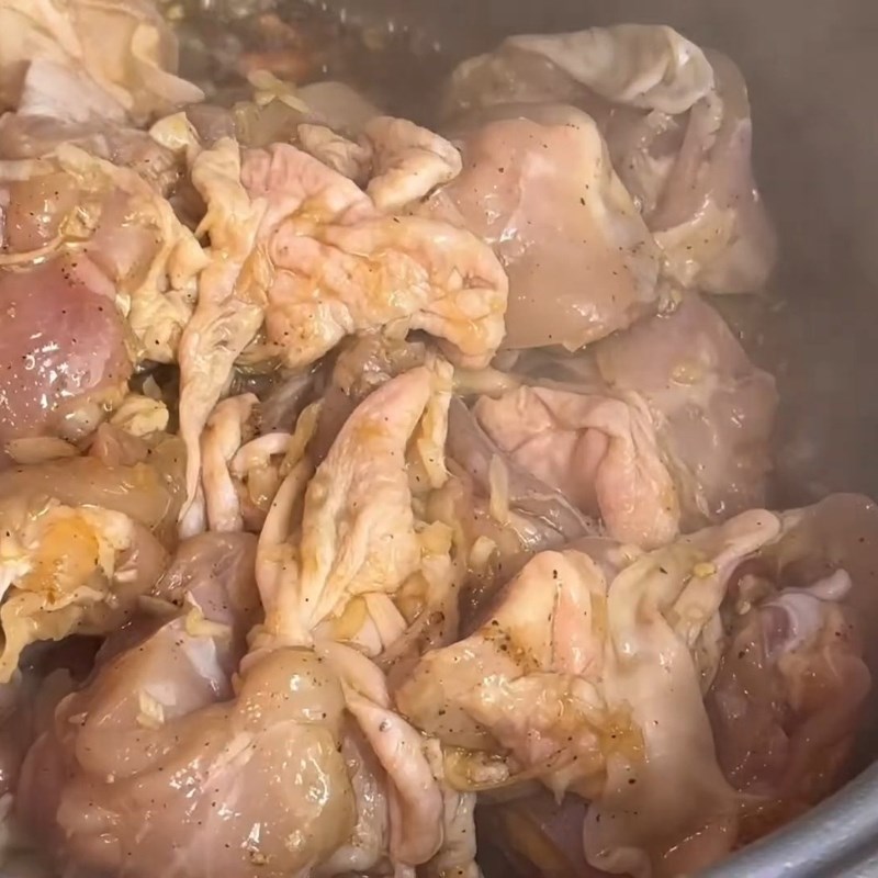 Xào săn thịt gà